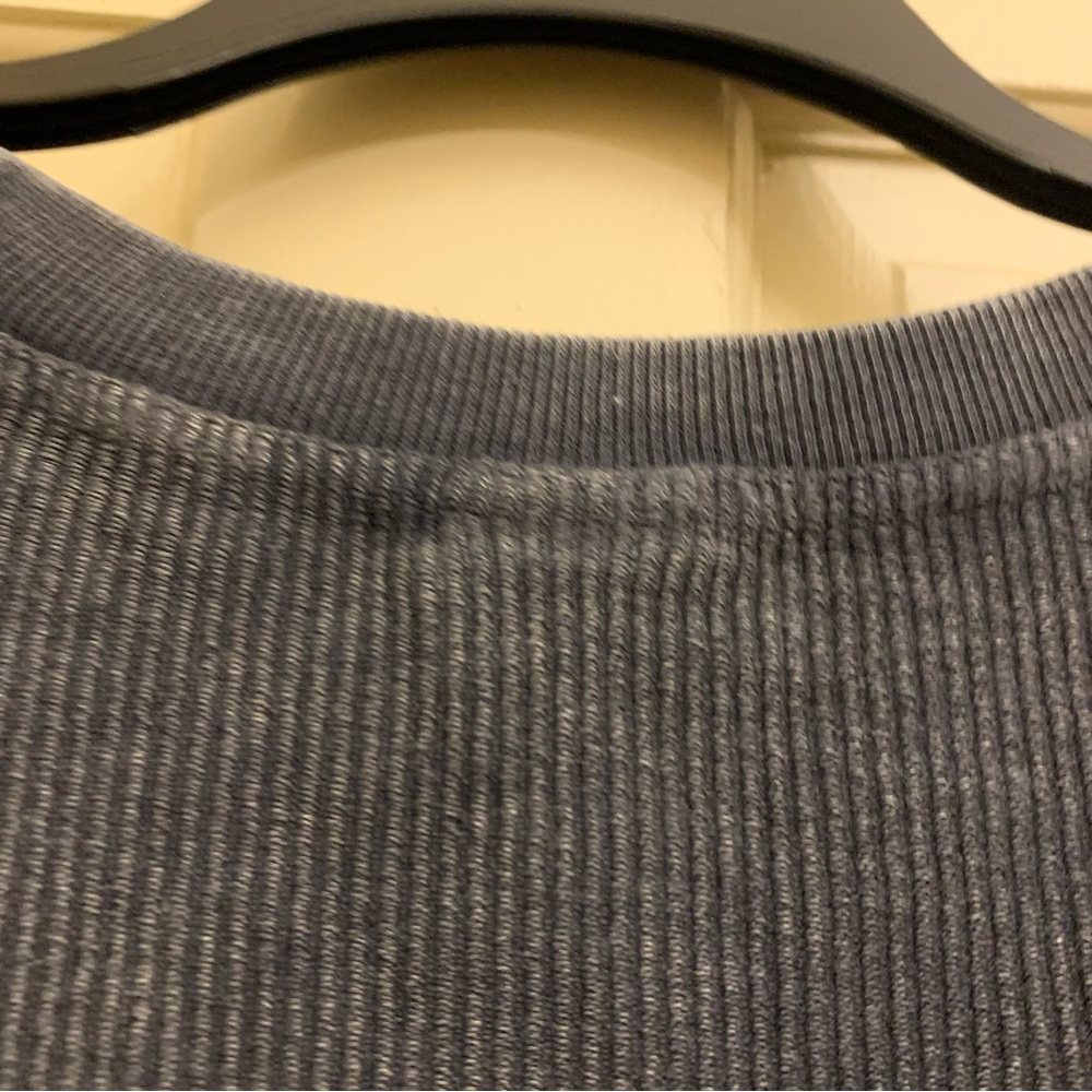 Navy Ribbed Crewneck!! 💙 - Picture 5 of 15